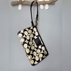 Coach Vintage White/black Sateen‎  Wristlet Clutch C pattern H